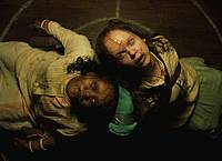 Lidya Jewett (l) als Angela Fielding und Olivia Marcum als Katherine in «Der Exorzist: Das Bekenntnis».